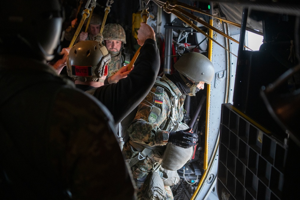 Dobbins Airmen help Army paratroopers jump into holidays