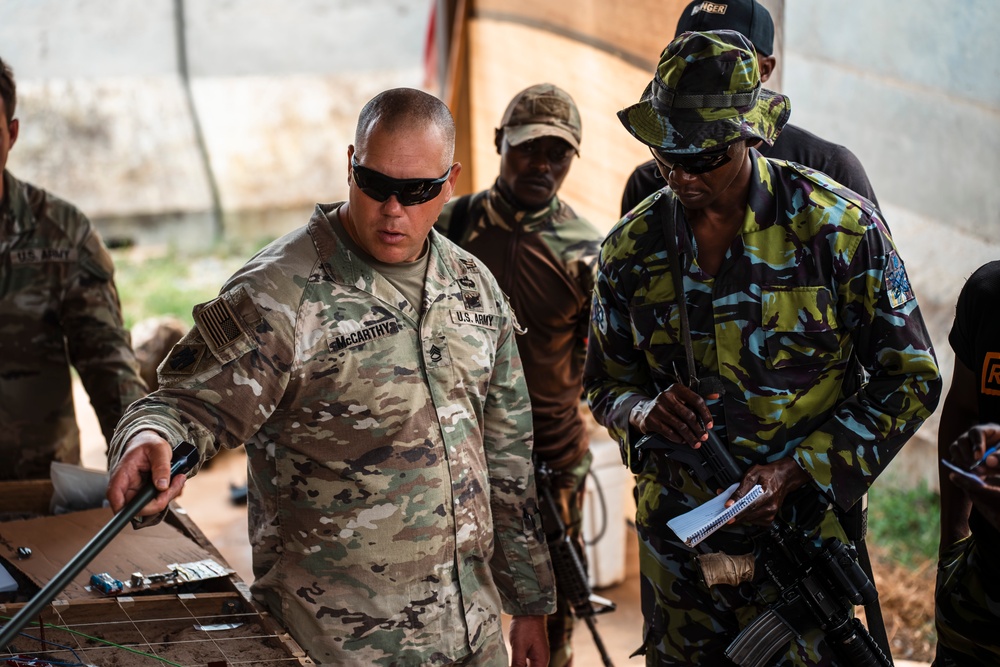 Task Force Tomahawk Trains with Kenyan Rangers