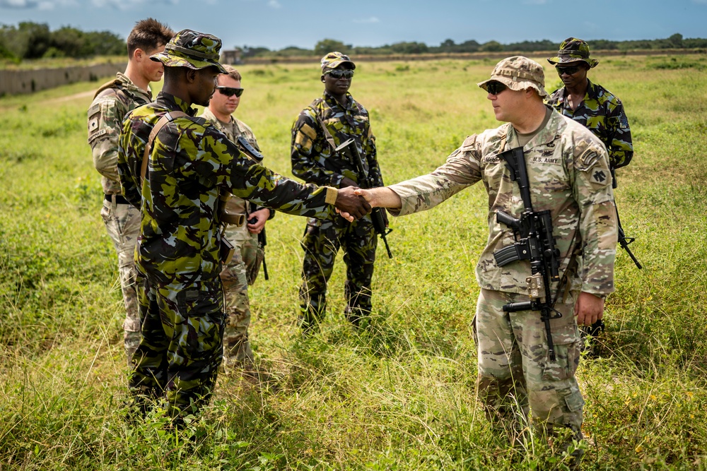 Task Force Tomahawk Trains With Kenyan Rangers