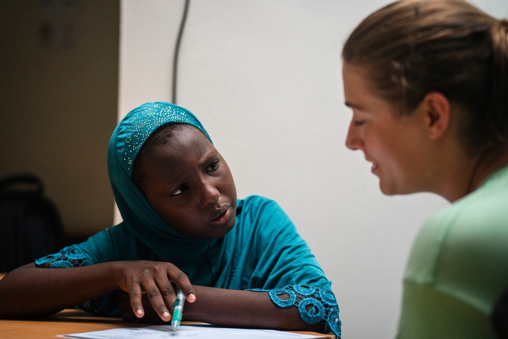 Friends of Africa Volunteers Deliver English Lessons at Hali English Language Center
