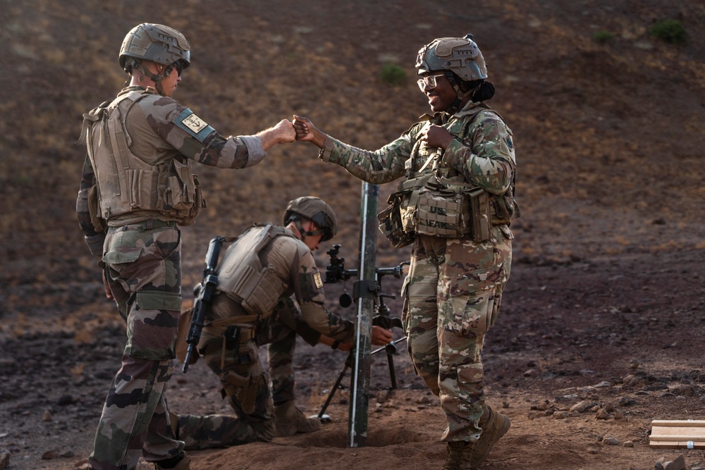 Task Force Tomahawk Trains With French Soldiers