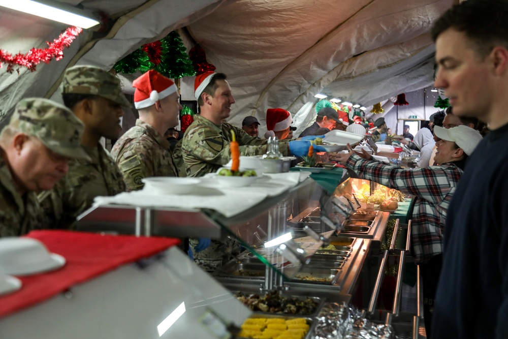 Sustainers deployed to Europe enjoy holiday meals