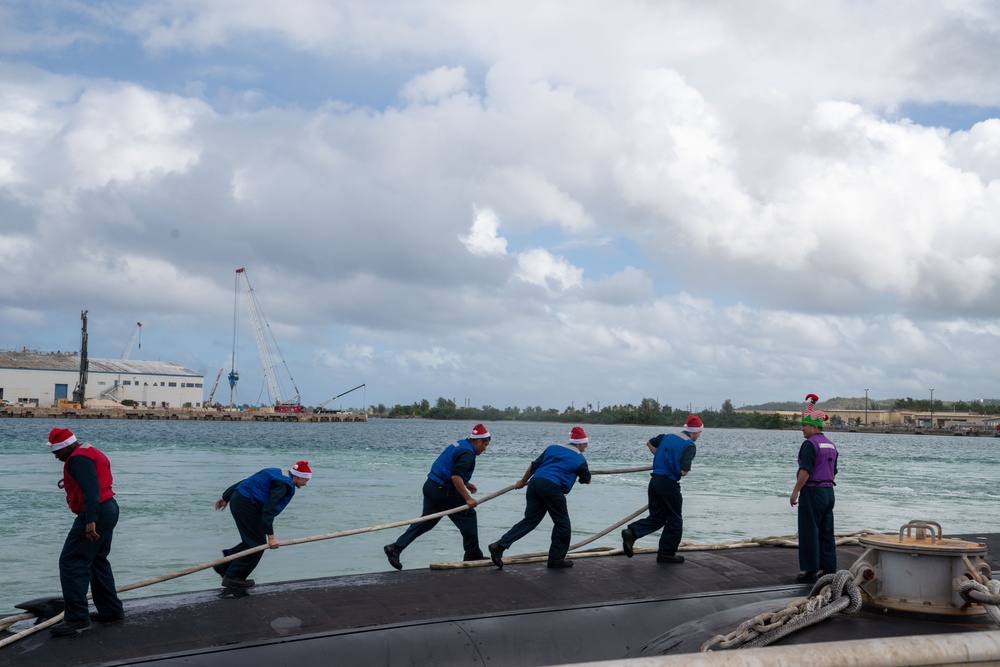 Annapolis Returns to Guam