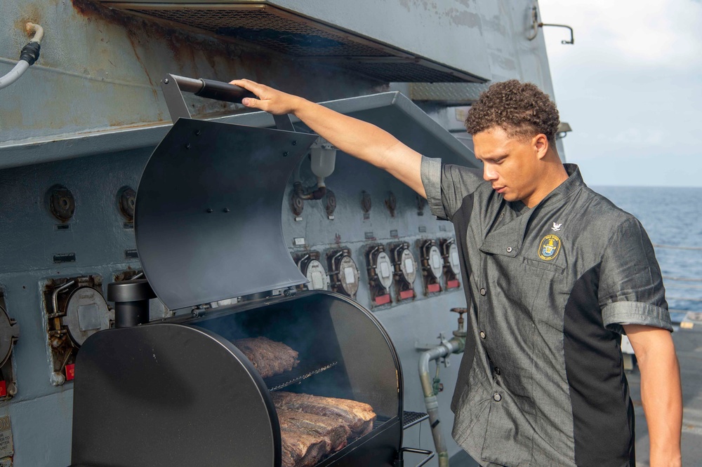 USS Kidd (DDG 100) Sailors Prepare Holiday Dinner