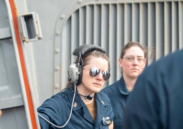 USS Kidd (DDG 100) Sailors Download Chaff