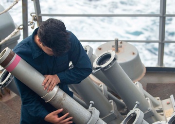 USS Kidd (DDG 100) Sailors Download Chaff