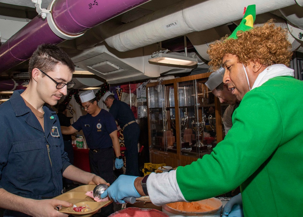 USS Carl Vinson (CVN 70) Celebrates the Holidays in the South China Sea