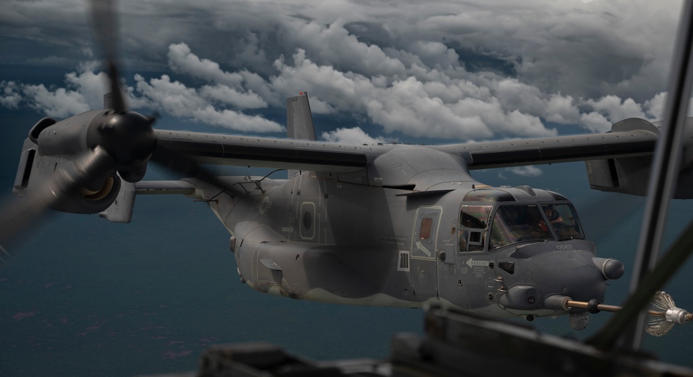 VMGR 252 refuels Air Force CV-22s Over Africa