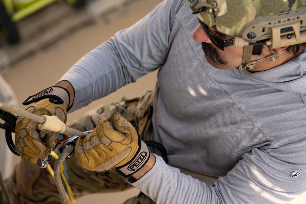 449 AEG operators sharpen rope rescue skills