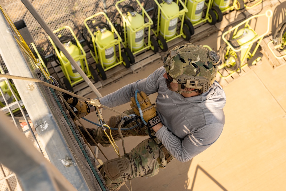 449 AEG operators sharpen rope rescue skills