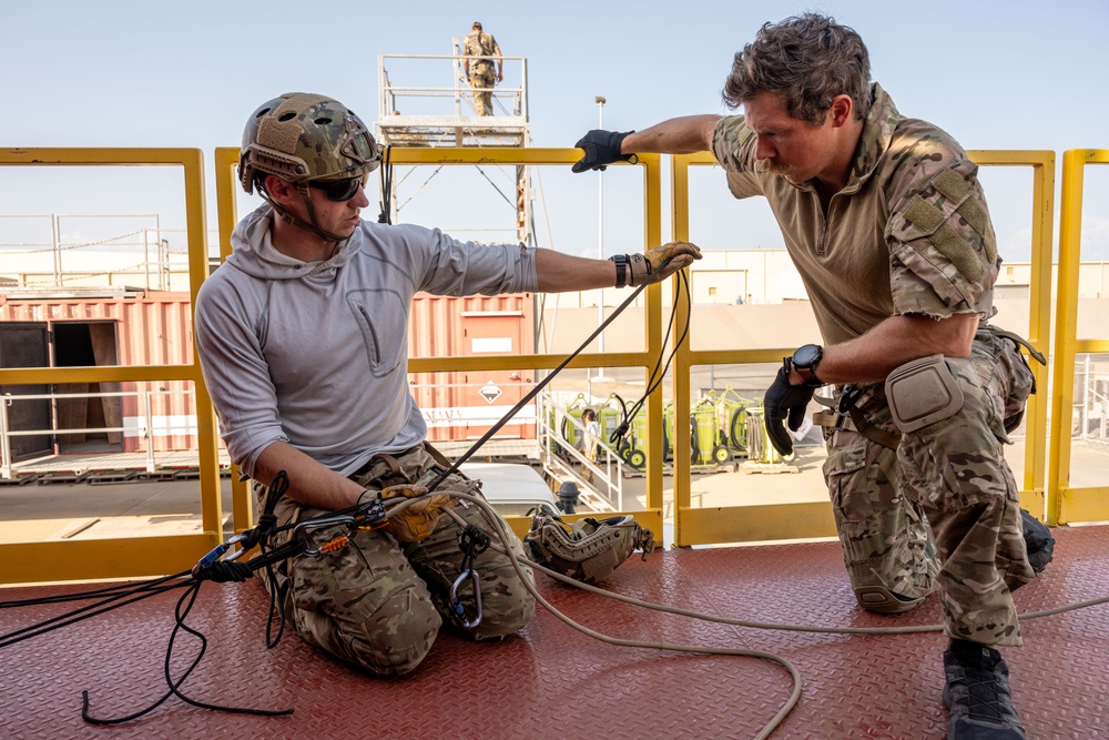 449 AEG operators sharpen rope rescue skills