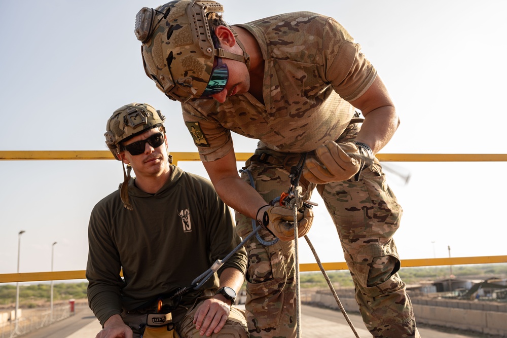 449 AEG operators sharpen rope rescue skills