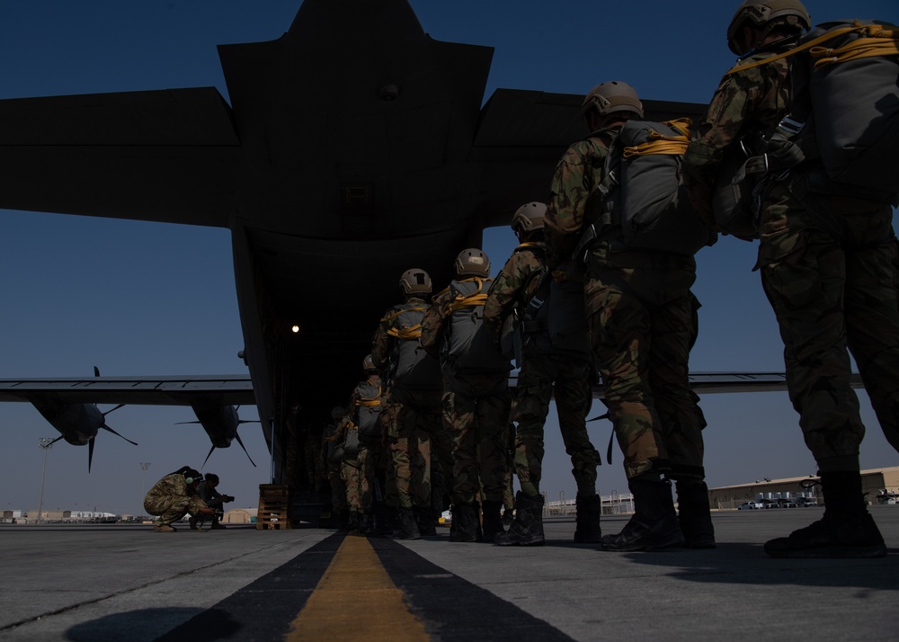 U.S. Troops, Qatari Joint Special Forces conduct coalition airborne exercise