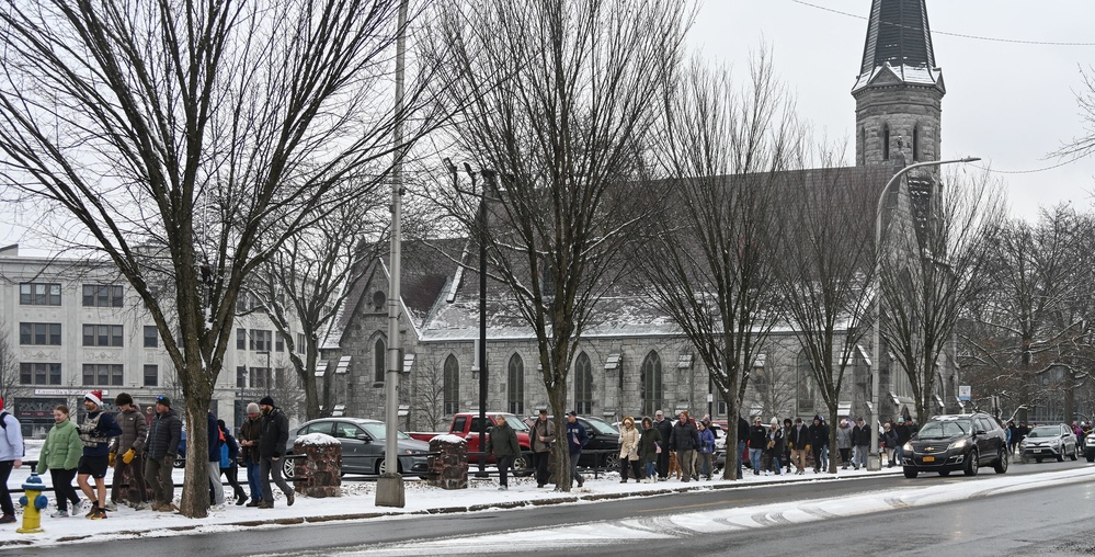 NY Troops Support Christmas Eve Road March