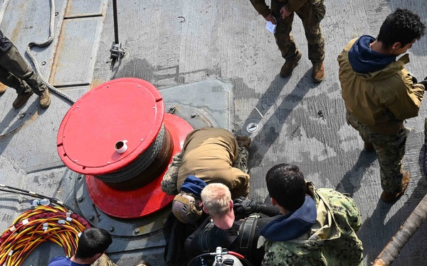 Divers Continue CV-22 Osprey Search and Recovery Efforts on Yakushima Island
