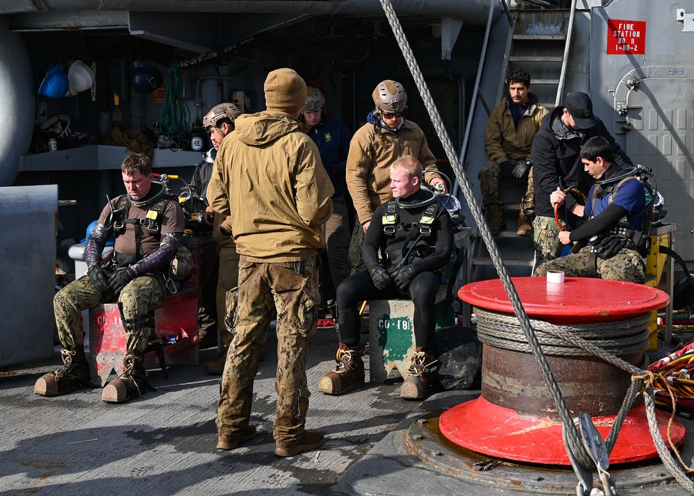 Divers Continue CV-22 Osprey Search and Recovery Efforts on Yakushima Island