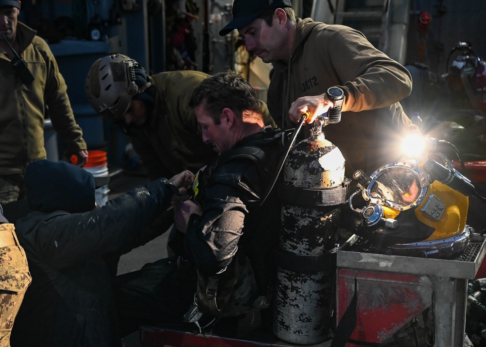 Divers Continue CV-22 Osprey Search and Recovery Efforts on Yakushima Island