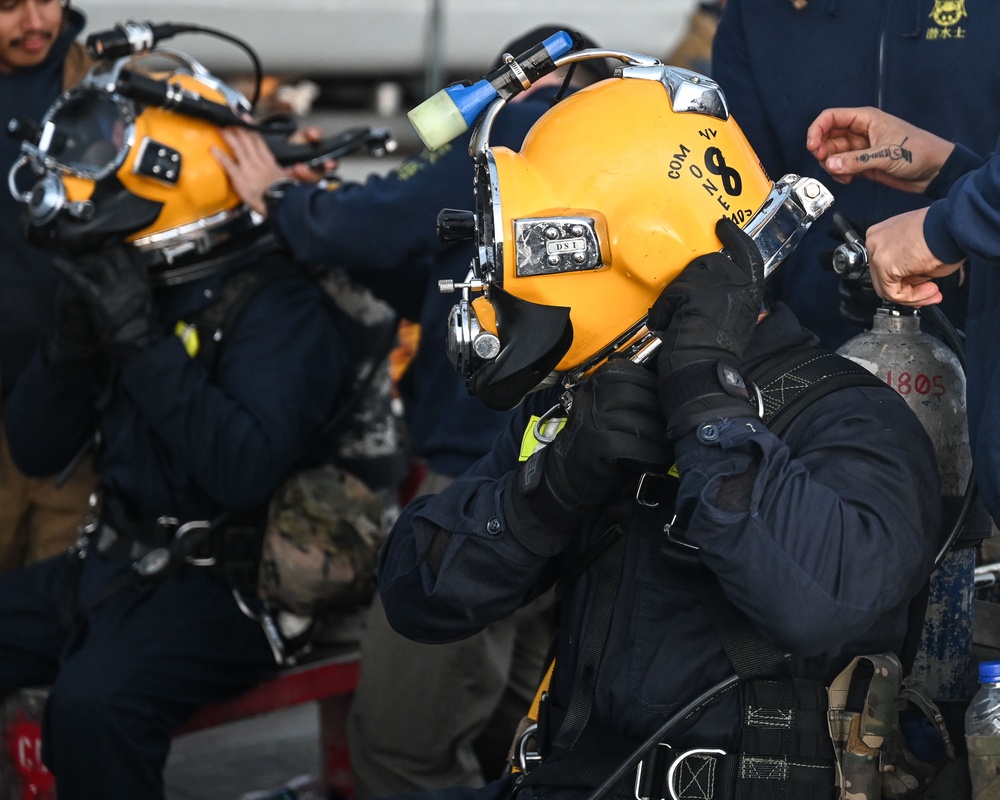 Divers Continue CV-22 Osprey Search and Recovery Efforts on Yakushima Island