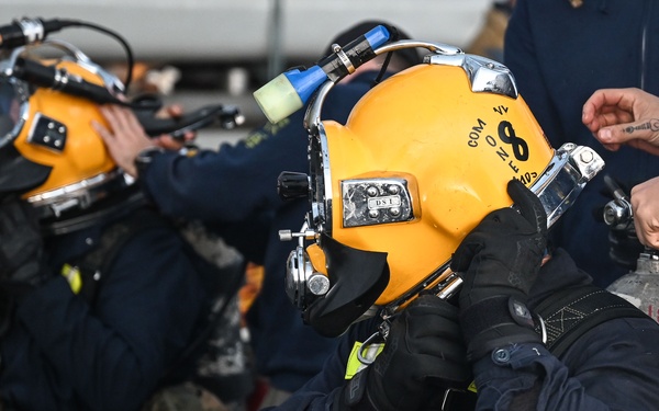 Divers Continue CV-22 Osprey Search and Recovery Efforts on Yakushima Island