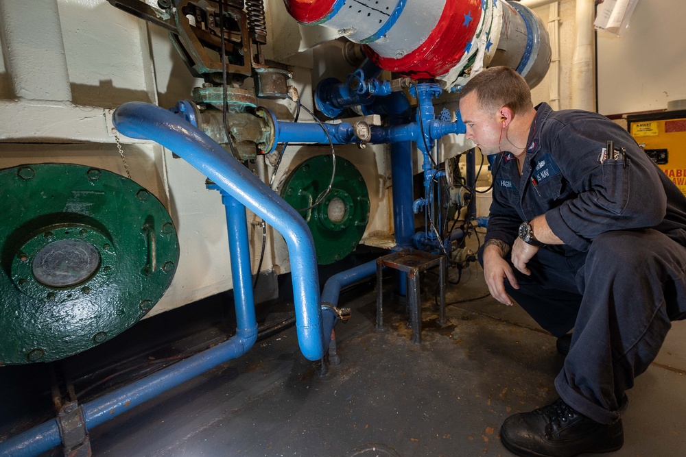 USS BATAAN TURNS SALT WATER TO FRESHW WATER