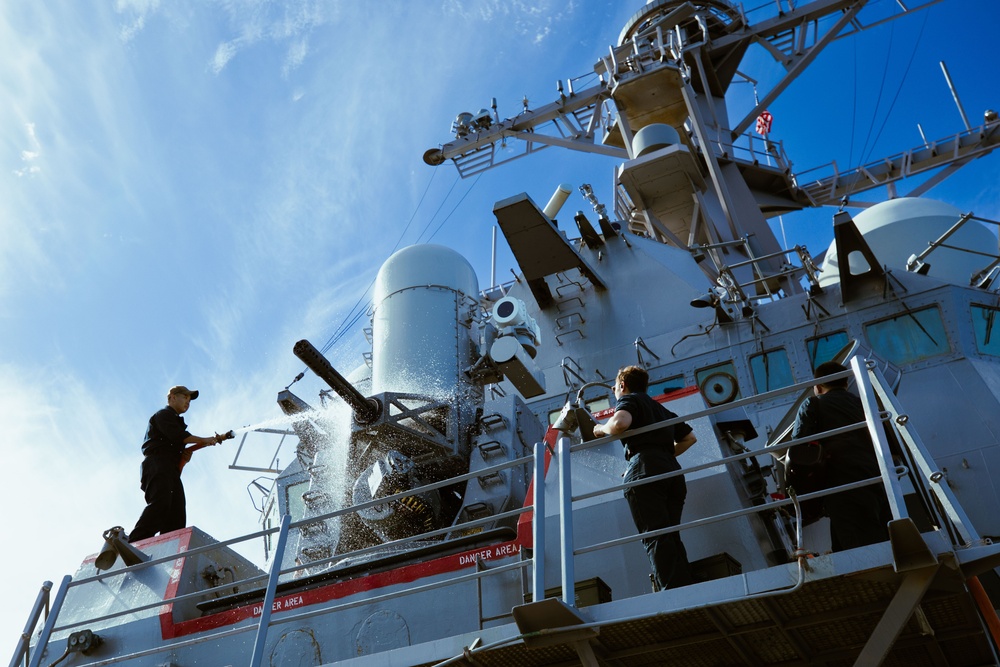 Laboon Conducts Routine Operations in the Atlantic Ocean