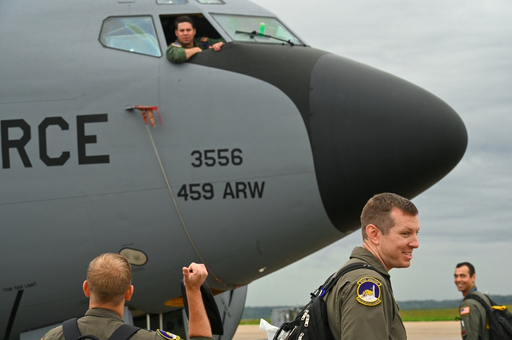 Spouses of D.C. ANG pilots take flight