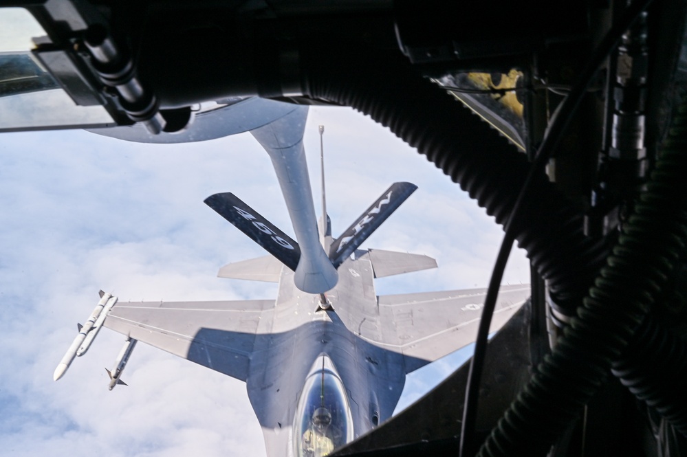 Spouses of D.C. ANG pilots take flight