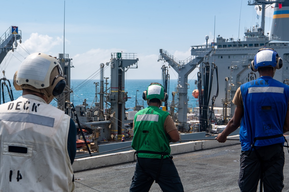 USS Carl Vinson Conducts FAS and RAS with USNS Yukon