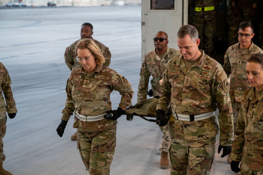 Lt. Gen. Grynkewich immerses with Airmen and recognizes top performers