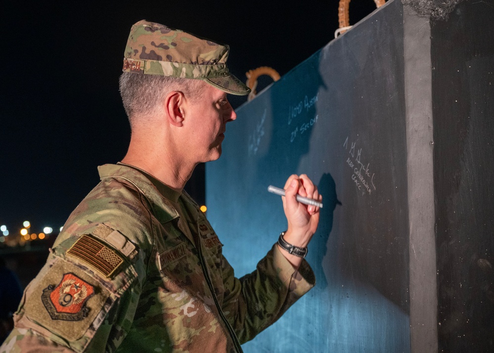 Lt. Gen. Grynkewich immerses with Airmen and recognizes top performers