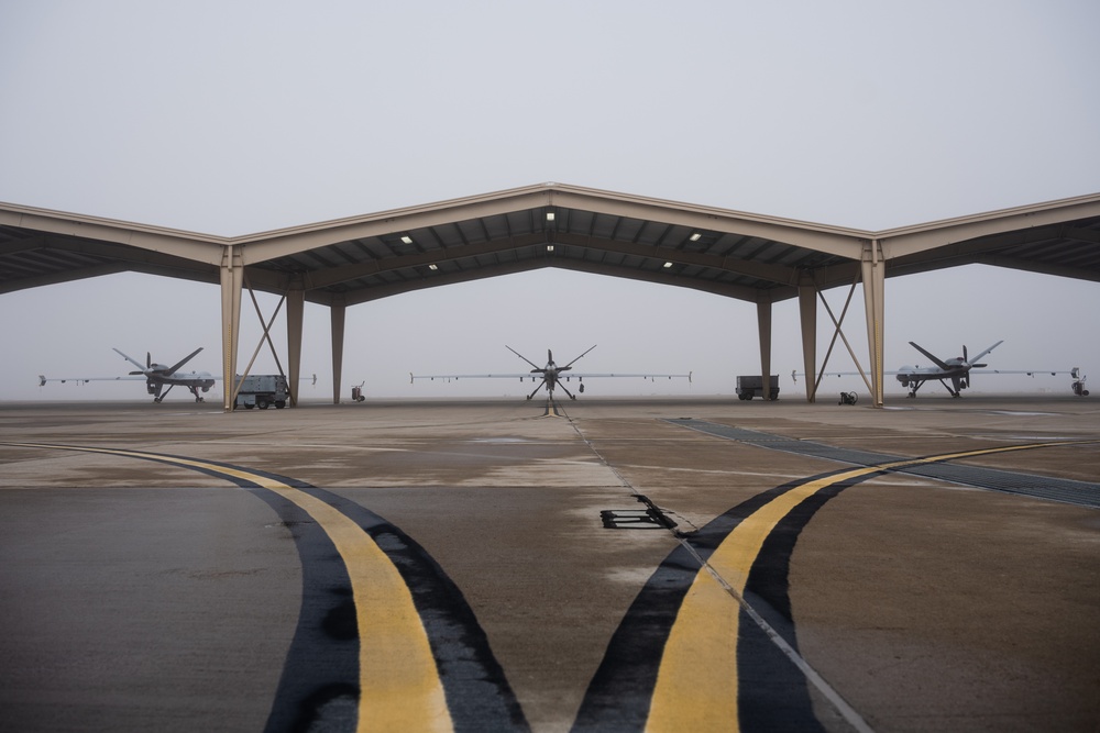 Holloman aircrew prepares for flight amid the mist