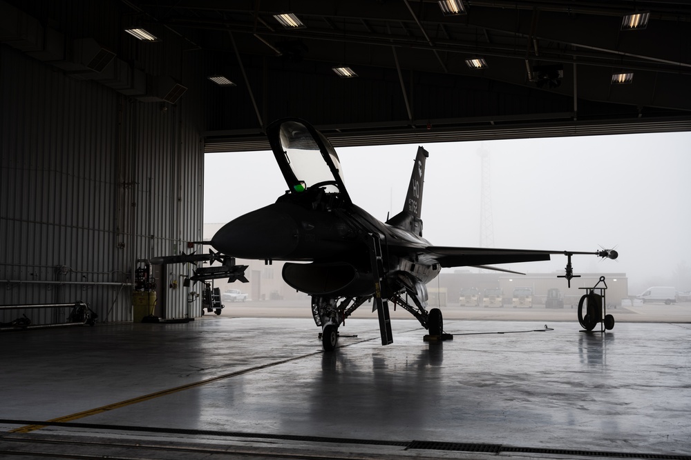 Holloman aircrew prepares for flight amid the mist