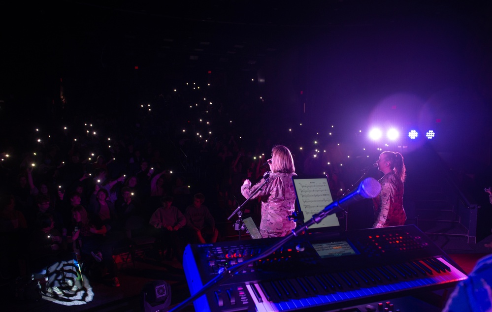 Recruiters enlist Raptor for Twin Cities rock tour