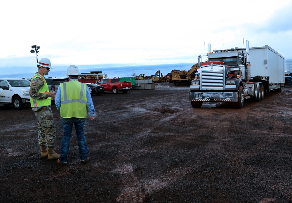 Pacific Ocean Division Commander pays holiday visit to Hawaii Wildfires responders