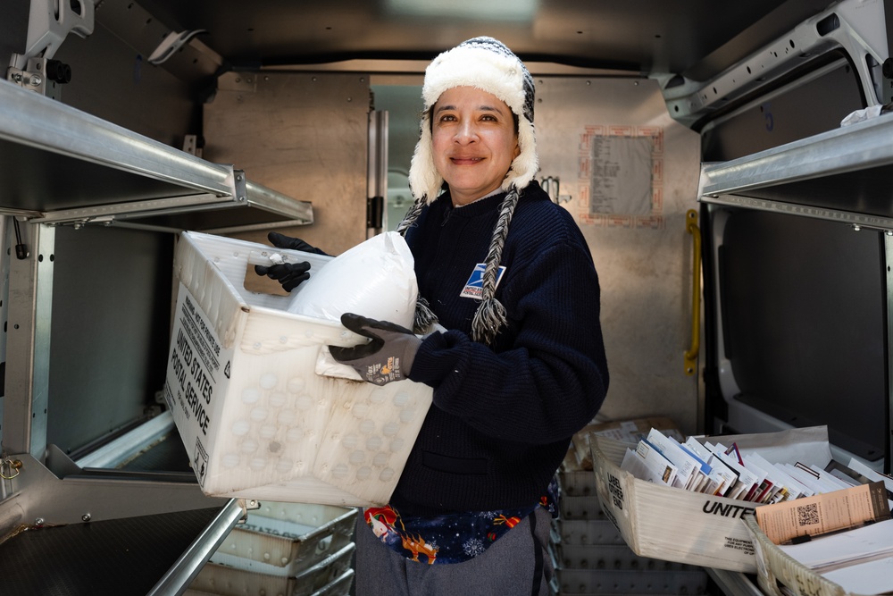 Holloman Post Office delivers festive spirit