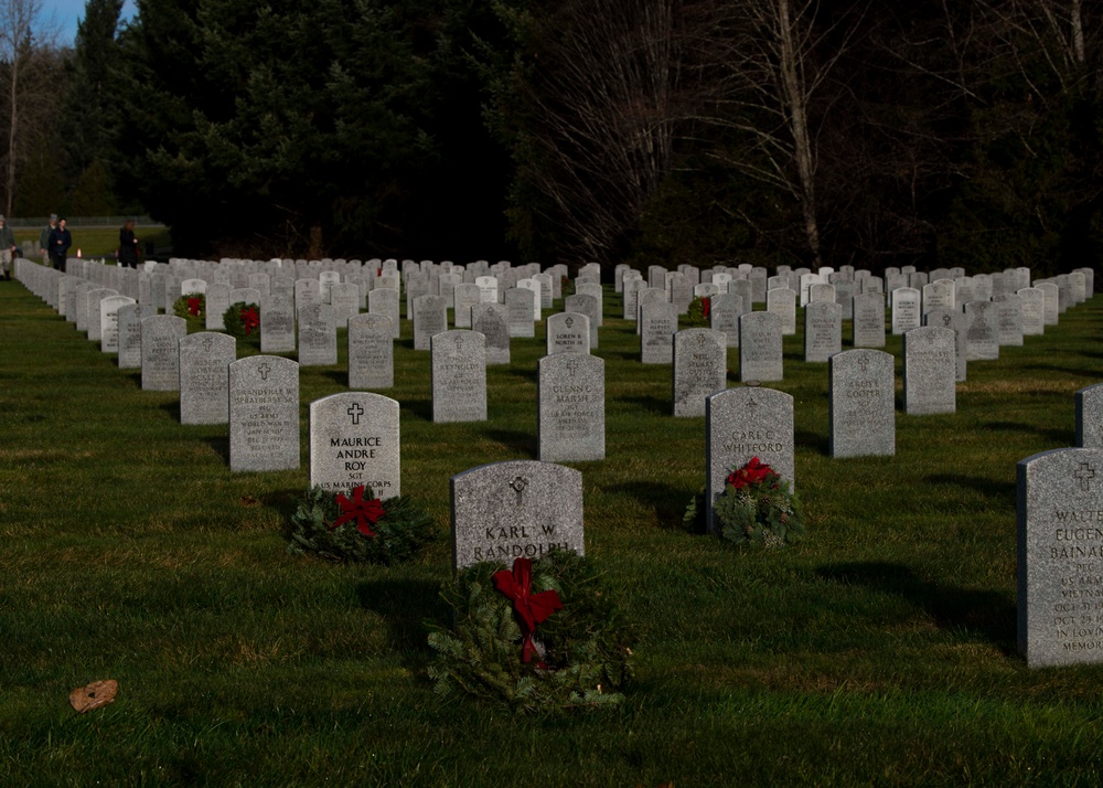 Team McChord participates in Wreaths Across America