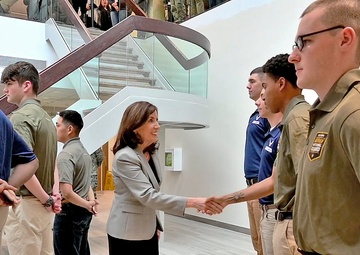 New York governor applauds NY Guard recruiting success
