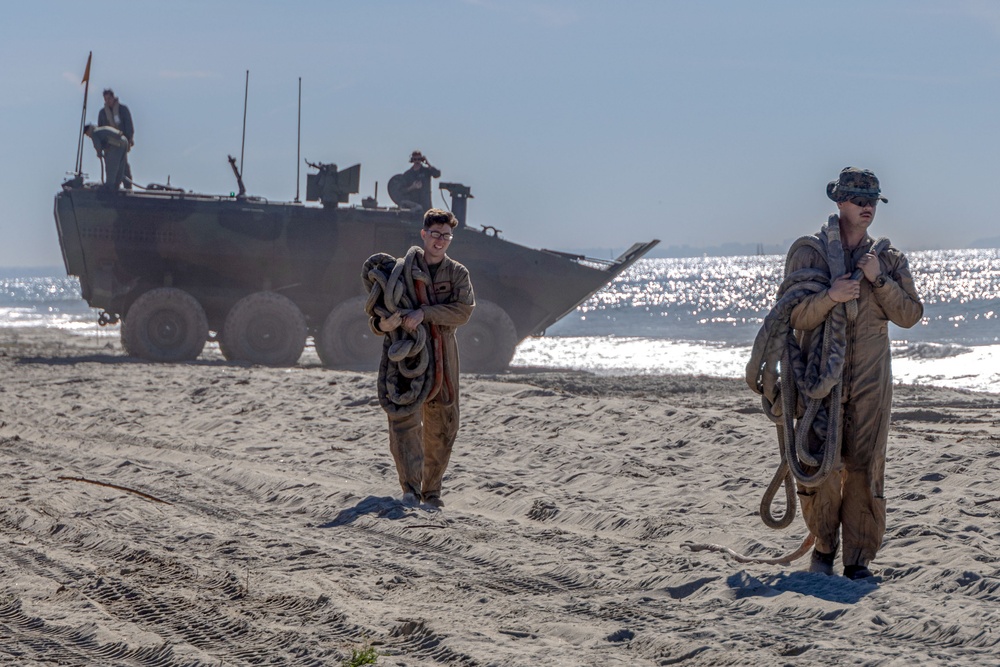 Amphibious Assault School Transition Training Unit holds Operator Certification Course