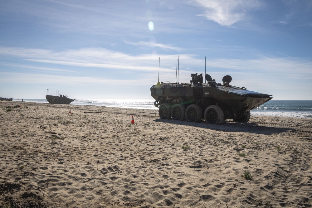 Amphibious Assault School Transition Training Unit holds Operator Certification Course