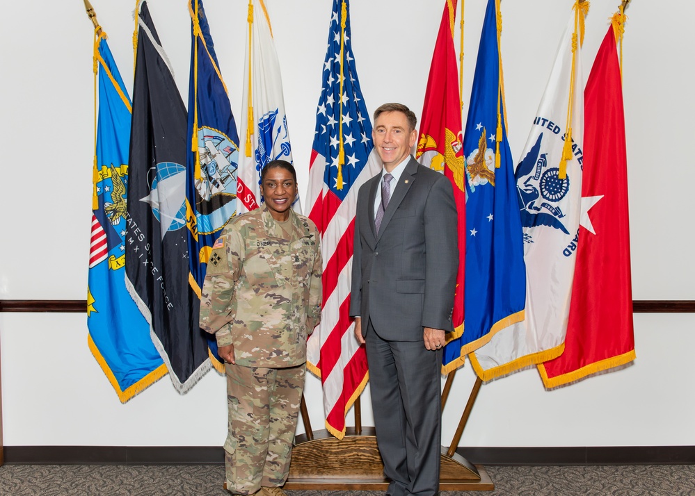 Army Command Sgt. Maj. Tomeka O’Neal visit to DLA Land and Maritime