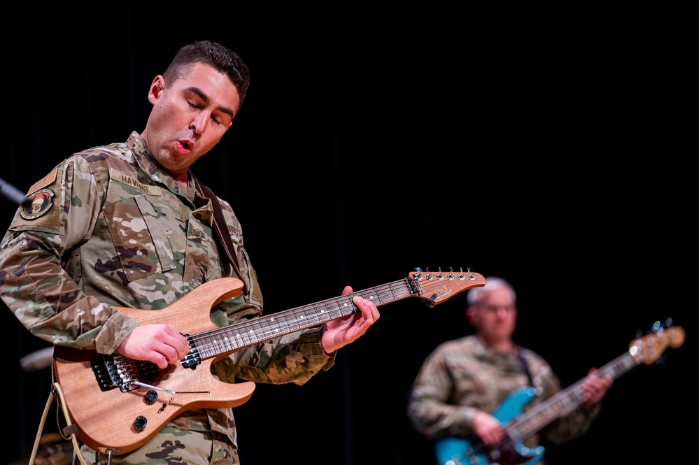 USAF Band of Flight supports recruiting mission