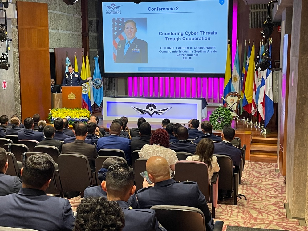 Wing Commander, IAAFA participate in Colombia’s Cyber Conference