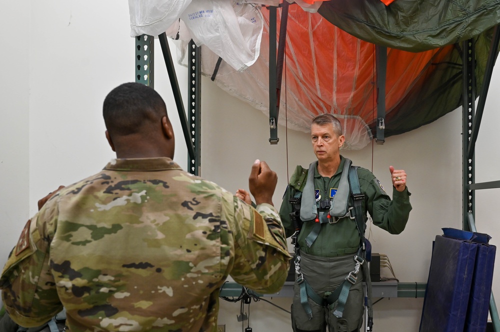 General Hokanson receives familiarization flight with D.C. ANG