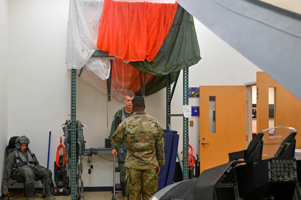 General Hokanson receives familiarization flight with D.C. ANG