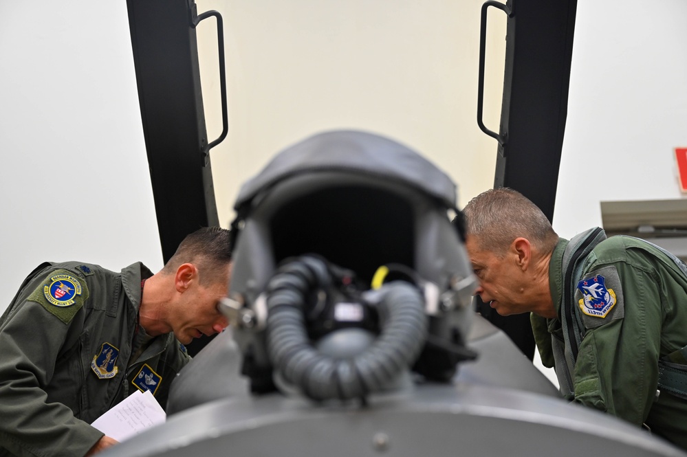General Hokanson receives familiarization flight with D.C. ANG