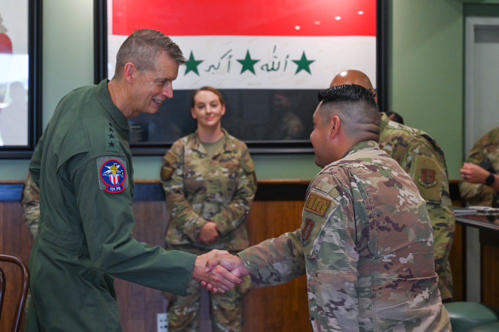 General Hokanson receives familiarization flight with D.C. ANG