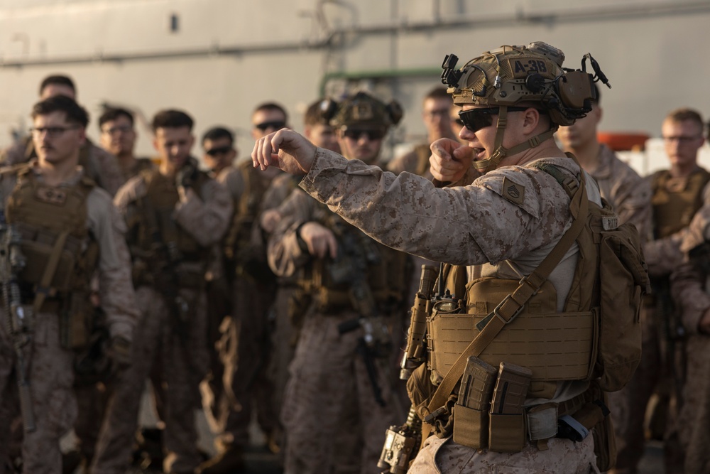 26th MEU(SOC)’s BLT Marines Conduct Live-fire Training