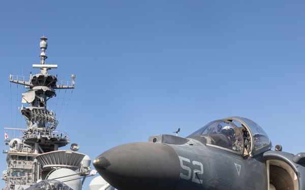 26th MEU(SOC) Harriers Conduct Flight Ops within 5th Fleet AO