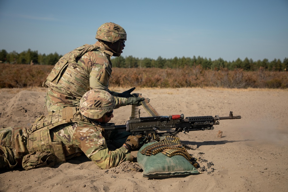 Base of the pyramid Soldiers conduct crew-served weapon qualification in Poland