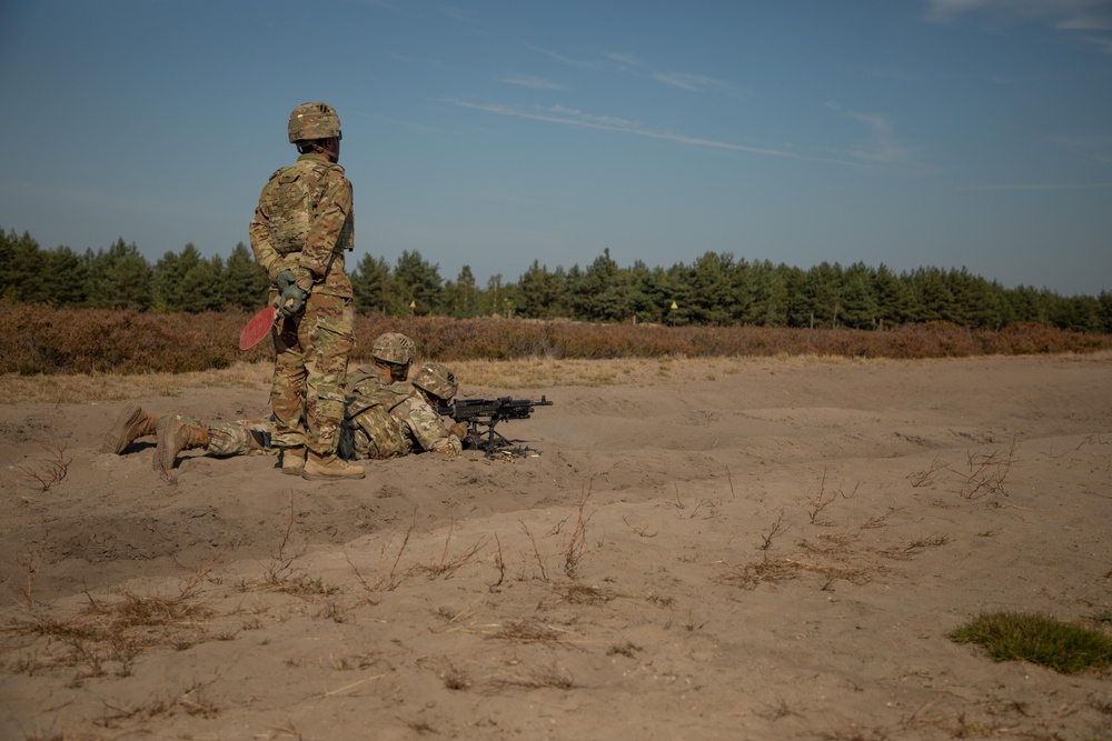 Base of the Pyramid Soldiers conduct crew-served weapon qualification in Poland